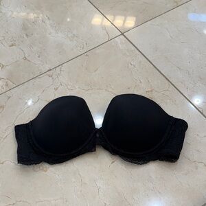Elegant Black Strapless Bra